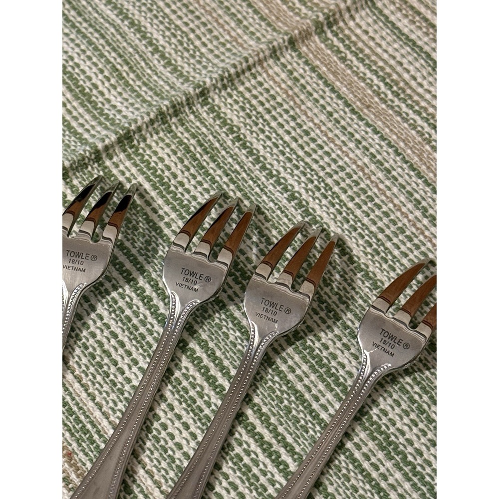 Towle Beaded 18/10 Stainless Steel 4 Forks 3 Butter Knives Cocktail Set Vietnam - Picture 7 of 8